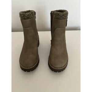 CLIFFS BY WHITE MOUNTAIN Women's Blasting Boots tan color size 6 side zipper